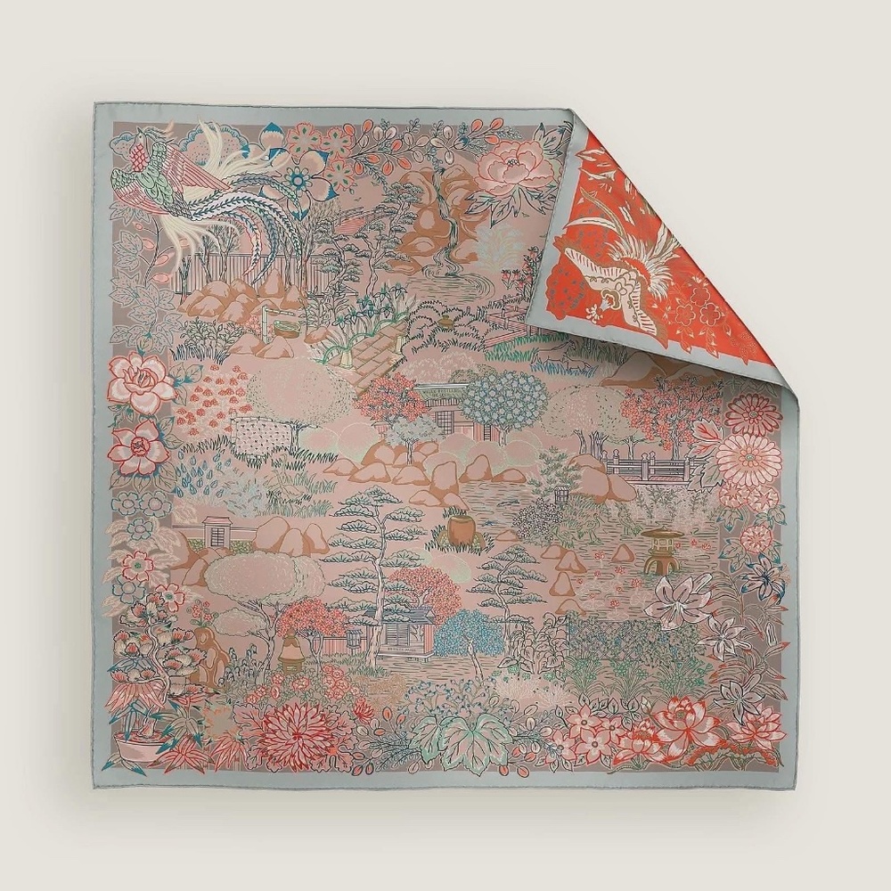 NWT! HERMES Mille Feuilles de Soie double face scarf 90cm Gris Perle/ Rose/ Bleu